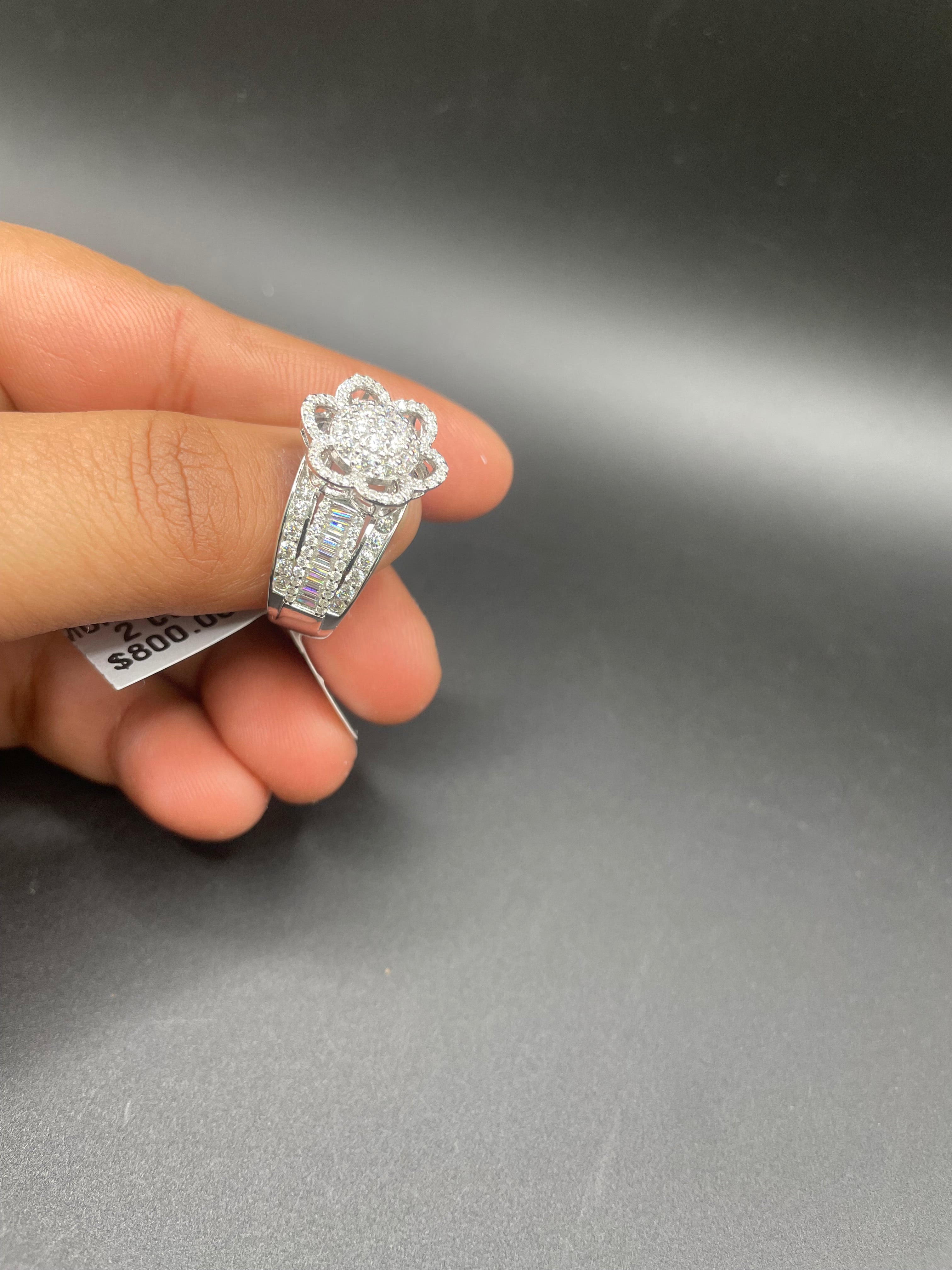 925 silver ring with Moissanite diamonds