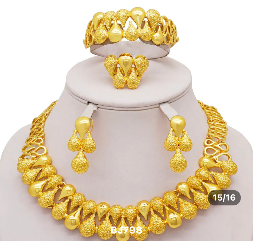 High Quality 18k Goldplated Dubai Jewelry Set (4 Pieces)